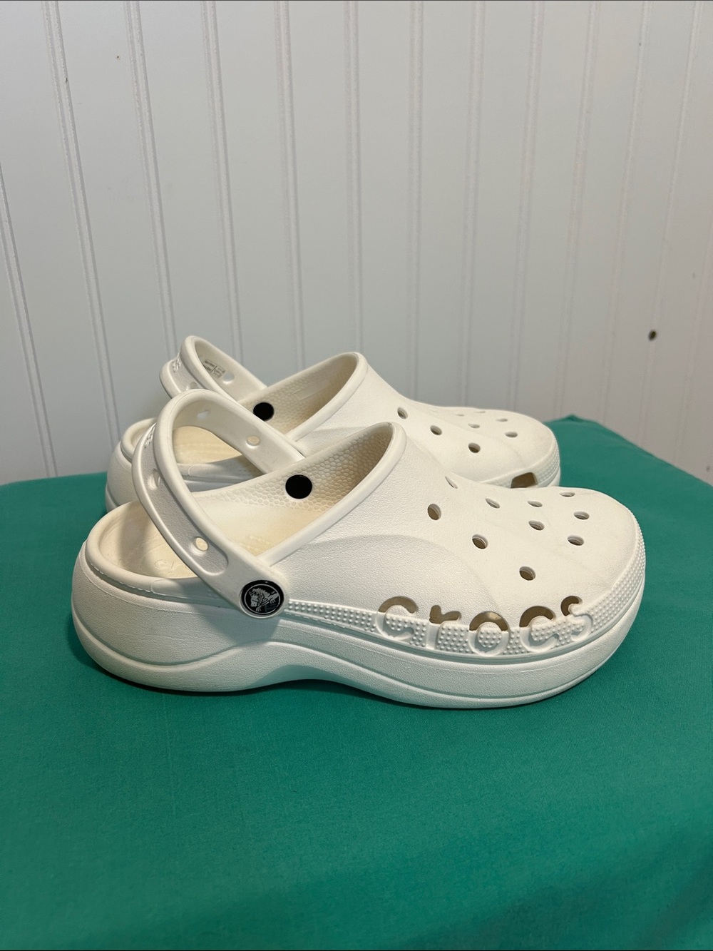 CROCS Women’s Baya Platform Clog Shoe - White Sz: w7